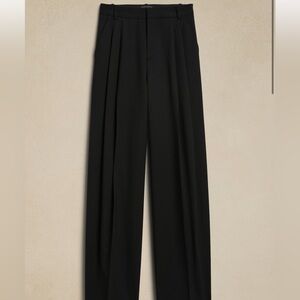 NWT unworn Banana Republic Siena Wide-Leg Italian Wool Pant in size 2 Petite.